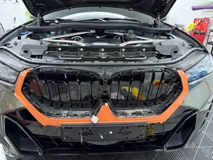 춘천크롬죽이기 - BMW X6 G06 키드니 그릴 크롬죽이기 랩핑 - 킹드레스 / 춘천시 후평동