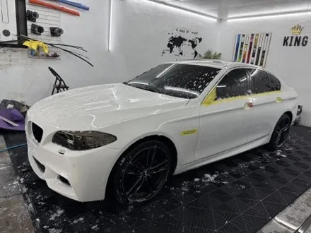 춘천전체랩핑 - BMW F10 5시리즈 사고수리 전체랩핑제거 전체랩핑시공 - 킹드레스 / 춘천시 후평동