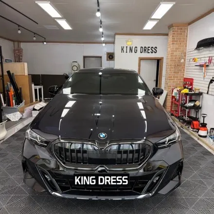 춘천랩핑샵 - BMW 5시리즈 G60 아이코닉글로우 크롬죽이기 랩핑 - 킹드레스 / 춘천시 후평동