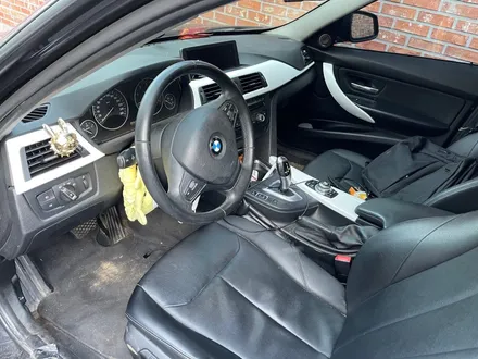 춘천랩핑 -BMW3시리즈실내랩핑 - 320D(F30)실내랩핑 - 춘천실내랩핑 - 킹드레스 / 춘천시 후평동