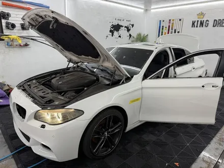춘천전체랩핑 - BMW F10 5시리즈 사고수리 전체랩핑제거 전체랩핑시공 - 킹드레스 / 춘천시 후평동