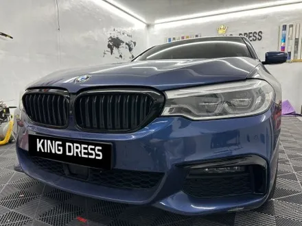 춘천크롬죽이기 - BMW 5시리즈 G30 전기형 전체크롬죽이기 - 킹드레스 / 춘천시 후평동