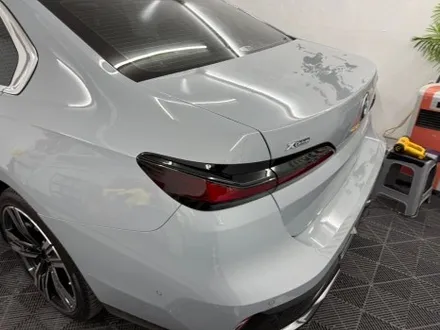 춘천고광택랩핑 - BMW 7시리즈  G70 고광택 크롬죽이기 -킹드레스 / 춘천시 후평동