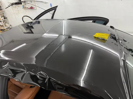 춘천루프스킨.크롬죽이기 - BMW 5시리즈 G30 루프스킨.윈도우몰딩 크롬죽이기 제거 재시공 - 킹드레스 / 춘천시 후평동
