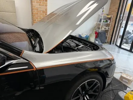 춘천듀오톤랩핑 - BMW 7시리즈 G70 고광택 투톤랩핑 시공 - 킹드레스 / 춘천시 후평동
