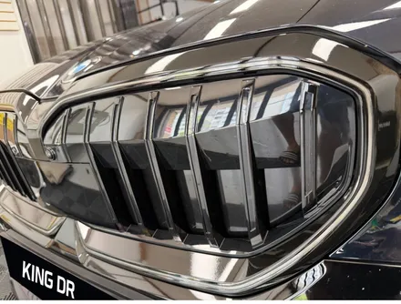 춘천랩핑샵 - BMW 5시리즈 G60 아이코닉글로우 크롬죽이기 랩핑 - 킹드레스 / 춘천시 후평동