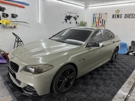 춘천전체랩핑 - BMW F10 5시리즈 사고수리 전체랩핑제거 전체랩핑시공 - 킹드레스 / 춘천시 후평동