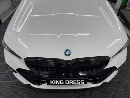 춘천랩핑 - BMW 5시리즈 i5 G60 아이코닉글로우 키드니그릴랩핑 - 킹드레스 / 춘천시 후평동