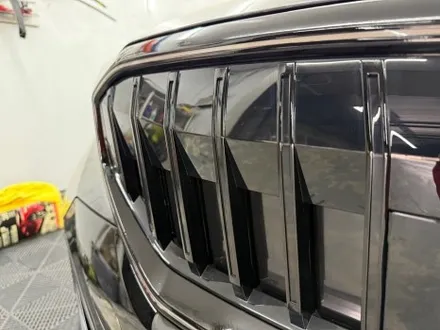 춘천그릴랩핑 - BMW 5시리즈 G60 아이코닉글로우 크롬죽이기 - 킹드레스 / 춘천시 후평동