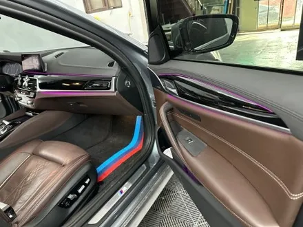 춘천실내랩핑 - BMW G30 5시리즈 실내랩핑 - 킹드레스 / 춘천시 후평동