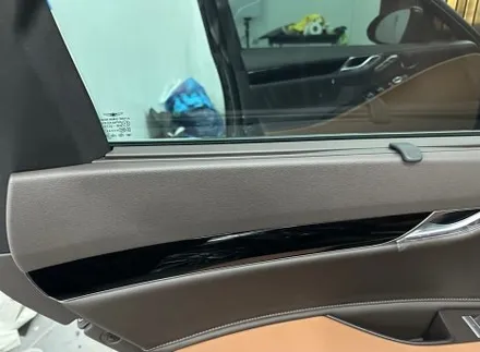 춘천 브러쉬실내랩핑 -  제네시스 G80 브러쉬티타늄 실내랩핑 - 킹드레스 / 춘천시 후평동