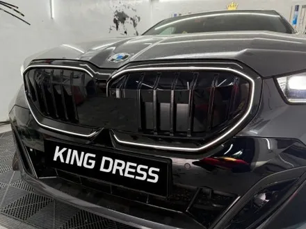 춘천그릴랩핑 - BMW 5시리즈 G60 아이코닉글로우 크롬죽이기 - 킹드레스 / 춘천시 후평동