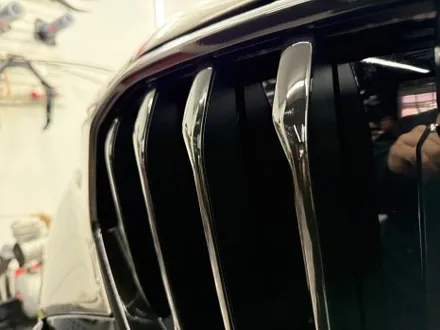 춘천크롬죽이기 - BMW X6 G06 키드니 그릴 크롬죽이기 랩핑 - 킹드레스 / 춘천시 후평동