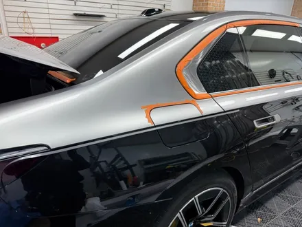 춘천듀오톤랩핑 - BMW 7시리즈 G70 고광택 투톤랩핑 시공 - 킹드레스 / 춘천시 후평동