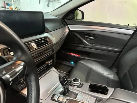 춘천실내랩핑 - BMW 5시리즈 F10 브러쉬 실내랩핑  - 킹드레스 / 춘천시 후평동