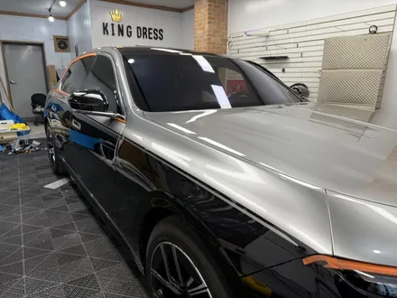 춘천듀오톤랩핑 - BMW 7시리즈 G70 고광택 투톤랩핑 시공 - 킹드레스 / 춘천시 후평동