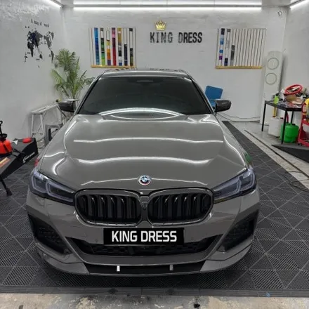춘천루프스킨.크롬죽이기 - BMW 5시리즈 G30 루프스킨.윈도우몰딩 크롬죽이기 제거 재시공 - 킹드레스 / 춘천시 후평동