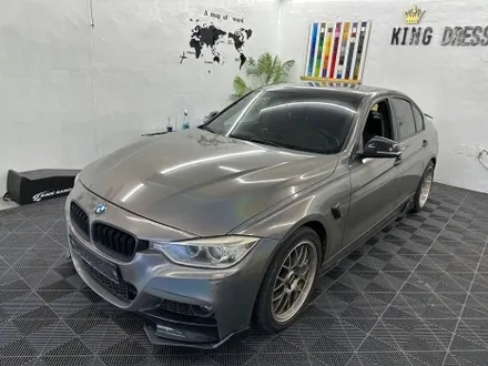 춘천전체랩핑 - BMW 3시리즈 F30 전체랩핑 - 킹드레스 / 춘천시 후평동