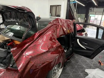 춘천고광택전체랩핑 - BMW 3시리즈 F30 레드포지드카본 전체랩핑 - 킹드레스 / 춘천시 후평동