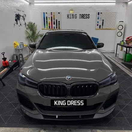 춘천루프스킨.크롬죽이기 - BMW 5시리즈 G30 루프스킨.윈도우몰딩 크롬죽이기 제거 재시공 - 킹드레스 / 춘천시 후평동
