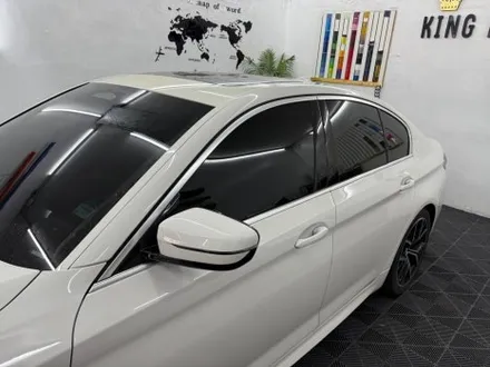 춘천랩핑제거 - BMW 5시리즈 G30 루프스킨.크롬죽이기 제거 - 킹드레스 / 춘천시 후평동