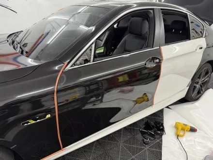 춘천전체랩핑 - BMW F10 5시리즈 사고수리 전체랩핑제거 전체랩핑시공 - 킹드레스 / 춘천시 후평동