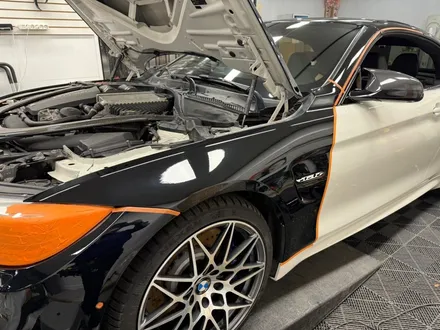 춘천랩핑 - BMW M4 컨퍼터블 F83 PET 고광택 블랙 전체랩핑 - 킹드레스 / 춘천시 후평동