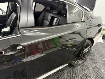 춘천전체랩핑 - BMW F10 5시리즈 사고수리 전체랩핑제거 전체랩핑시공 - 킹드레스 / 춘천시 후평동