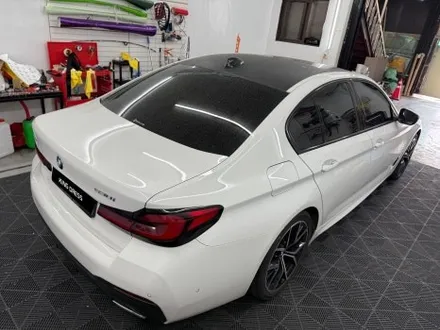 춘천랩핑제거 - BMW 5시리즈 G30 루프스킨.크롬죽이기 제거 - 킹드레스 / 춘천시 후평동