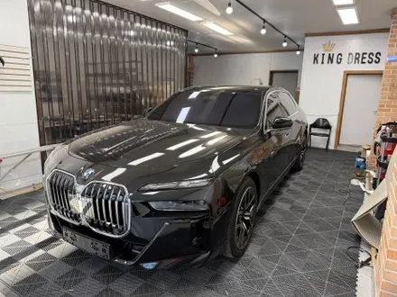 춘천듀오톤랩핑 - BMW 7시리즈 G70 고광택 투톤랩핑 시공 - 킹드레스 / 춘천시 후평동