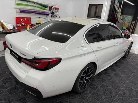 춘천랩핑제거 - BMW 5시리즈 G30 루프스킨.크롬죽이기 제거 - 킹드레스 / 춘천시 후평동