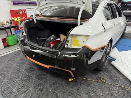 춘천전체랩핑 - BMW F10 5시리즈 사고수리 전체랩핑제거 전체랩핑시공 - 킹드레스 / 춘천시 후평동
