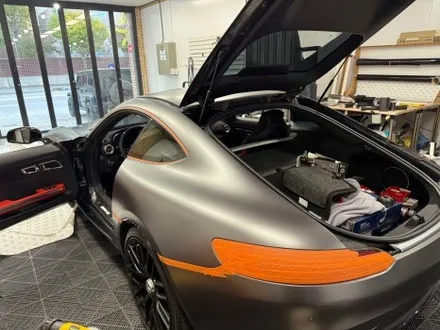 춘천전체랩핑 - 벤츠 AMG GT 전체랩핑제거 후 사틴다크그레이 전체랩핑 - 킹드레스 / 춘천시 후평동