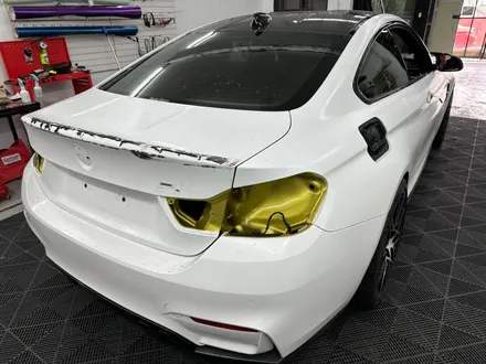 춘천랩핑제거 - BMW M4 전체랩핑 제거 - 킹드레스 / 춘천시 후평동