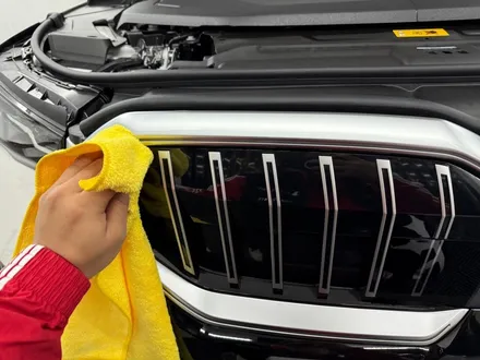 춘천랩핑 - BMW 5시리즈 i5 G60 아이코닉글로우 키드니그릴랩핑 - 킹드레스 / 춘천시 후평동