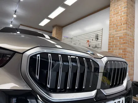춘천블랙그릴 - BMW 5시리즈 아이코닉글로우 키드니그릴 크롬죽이기 - 킹드레스 / 춘천시 후평동