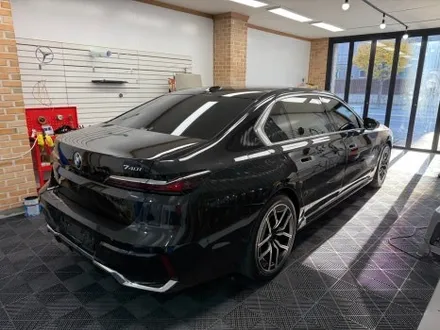 춘천듀오톤랩핑 - BMW 7시리즈 G70 고광택 투톤랩핑 시공 - 킹드레스 / 춘천시 후평동