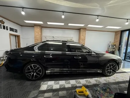 춘천듀오톤랩핑 - BMW 7시리즈 G70 고광택 투톤랩핑 시공 - 킹드레스 / 춘천시 후평동