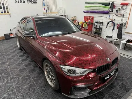 춘천고광택전체랩핑 - BMW 3시리즈 F30 레드포지드카본 전체랩핑 - 킹드레스 / 춘천시 후평동