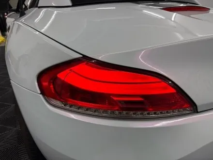 춘천랩핑 - BMW Z4 E89 고광택 화이트카멜레온 전체랩핑 - 킹드레스 / 춘천시 후평동