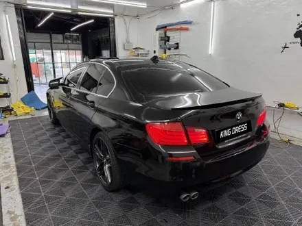 춘천전체랩핑 - BMW F10 5시리즈 사고수리 전체랩핑제거 전체랩핑시공 - 킹드레스 / 춘천시 후평동