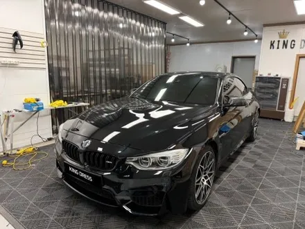 춘천랩핑 - BMW M4 컨퍼터블 F83 PET 고광택 블랙 전체랩핑 - 킹드레스 / 춘천시 후평동