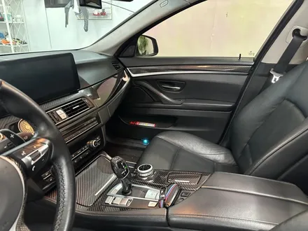 춘천실내랩핑 - BMW 5시리즈 F10 브러쉬 실내랩핑  - 킹드레스 / 춘천시 후평동