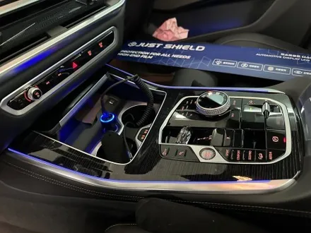 춘천실내랩핑 - BMW X5 G05 lci 실내 브러쉬블랙 랩핑 - 킹드레스 / 춘천시 후평동