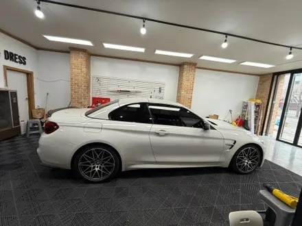춘천랩핑 - BMW M4 컨퍼터블 F83 PET 고광택 블랙 전체랩핑 - 킹드레스 / 춘천시 후평동