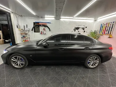 춘천랩핑 - BMW G30 5시리즈 전체랩핑.크롬죽이기 - 춘천전체랩핑 - 강원도전체랩핑 - 킹드레스 / 춘천시 후평동
