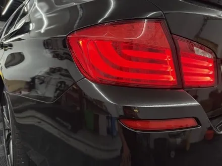 춘천전체랩핑 - BMW F10 5시리즈 사고수리 전체랩핑제거 전체랩핑시공 - 킹드레스 / 춘천시 후평동