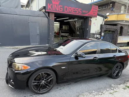 춘천전체랩핑 - BMW F10 5시리즈 사고수리 전체랩핑제거 전체랩핑시공 - 킹드레스 / 춘천시 후평동