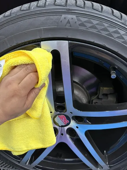 춘천랩핑 - BMW F10 5시리즈 휠랩핑 - 춘천휠랩핑 - 킹드레스 / 춘천시 후평동
