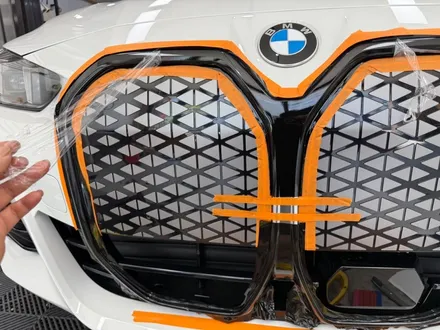춘천크롬죽이기 - BMW 4시리즈 i4 G22 그릴 테두리 크롬죽이기 랩핑 -킹드레스 / 춘천시 후평동